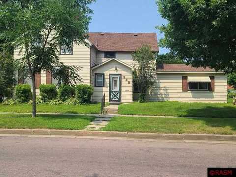 822 S 5th Street, Saint Peter, MN 56082