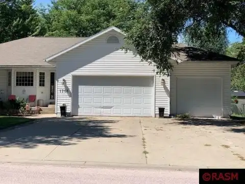 1708 Riggs Road, Saint Peter, MN 56082