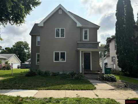 555 S Broadway, Wells, MN 56097