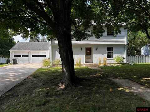 718 Austin Drive, Saint Peter, MN 56082