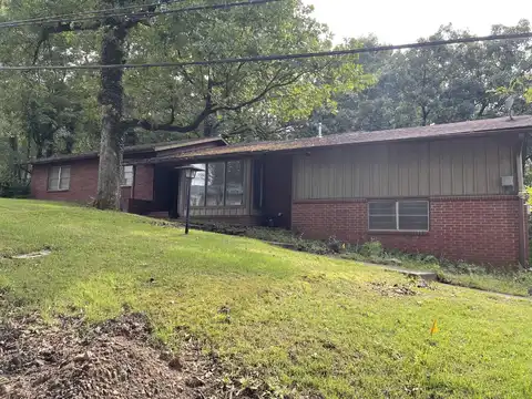 725 N MONTGOMERY Street, Clarksville, AR 72830