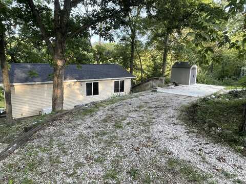 2303 Private Road 1336, Moberly, MO 65270