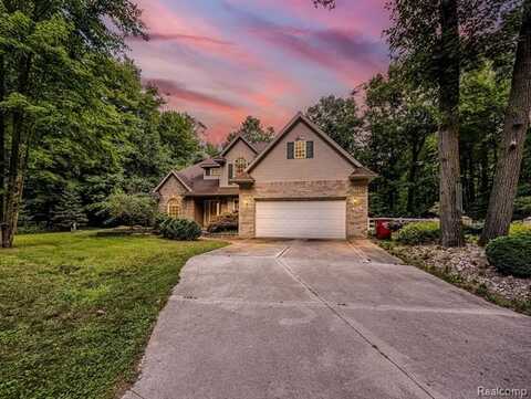 8707 SPRING VALLEY Lane, Brighton, MI 48114