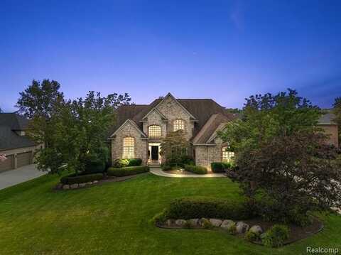 555 PARKLAND HILLS Drive, Rochester, MI 48306