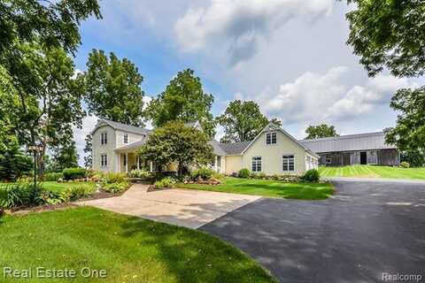 11722 OAK GROVE Road, Howell, MI 48855