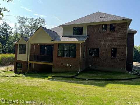 2836 Pine Bluffs ct, Highland, MI 48356