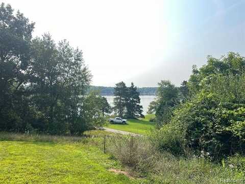 6.5 ACRES VL LAKE LAPEER Drive, Metamora, MI 48455