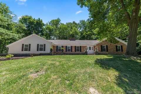 461 BONNIE Circle, Howell, MI 48843