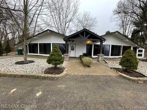 4211 FLINT Road, Brighton, MI 48116