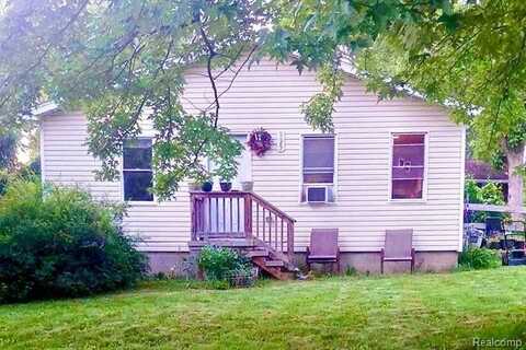 935 McClellan, Lake Orion, MI 48362