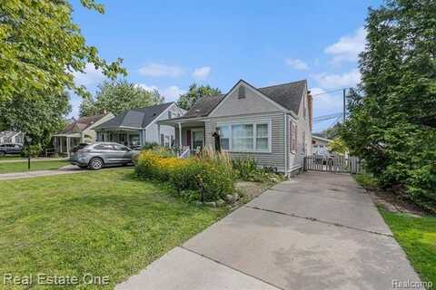 22316 DOWNING Street, Saint Clair Shores, MI 48080