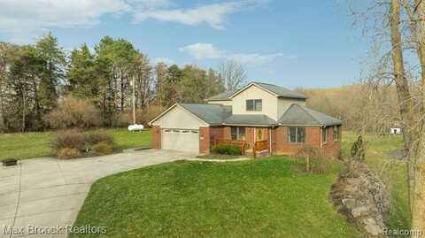 6426 OAK GROVE Road, Howell, MI 48855