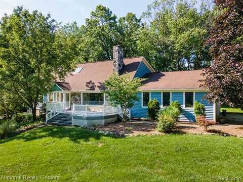 5868 CLARKSTON Road, Clarkston, MI 48348