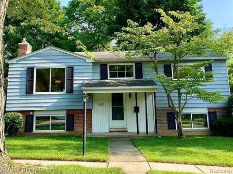 503 MAPLEWOOD Street, Northville, MI 48167