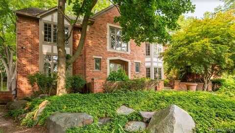 4309 Copper Cliff Court, Bloomfield Hills, MI 48302