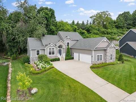 9687 SHELTERING OAKS Drive, Brighton, MI 48114