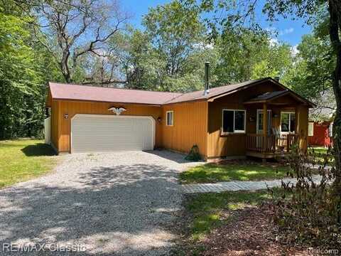 207 BUTTERFIELD Lane, Houghton Lake, MI 48629