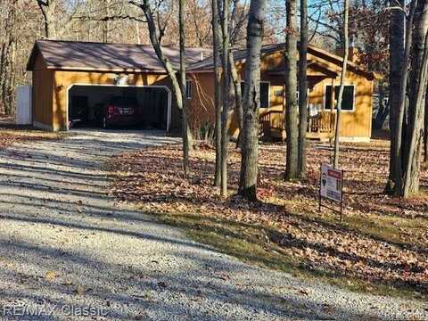 207 BUTTERFIELD Lane, Houghton Lake, MI 48629