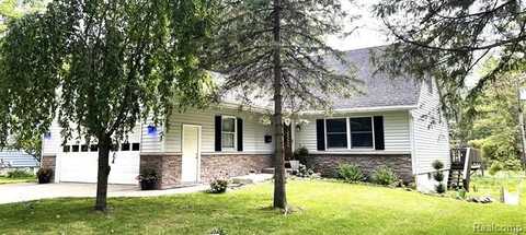 319 RIDDLE Street, Howell, MI 48843