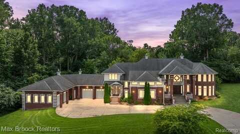 2812 S TELEGRAPH Road, Bloomfield Hills, MI 48302