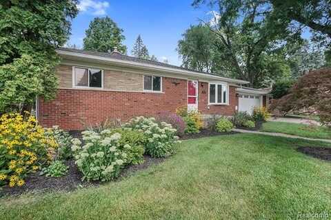 5617 WESTFALEN Drive, Shelby, MI 48317