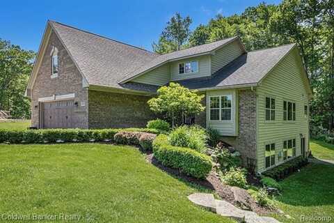 2797 TOBY Drive, Brighton, MI 48114