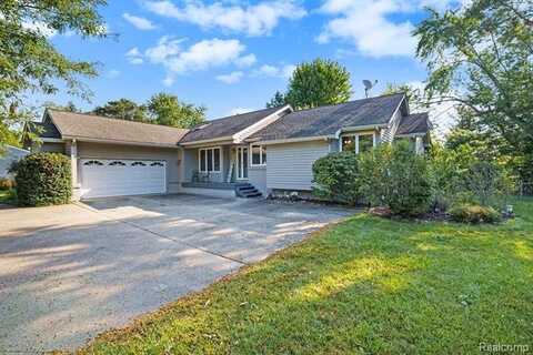 845 HEMINGWAY Road, Lake Orion, MI 48362