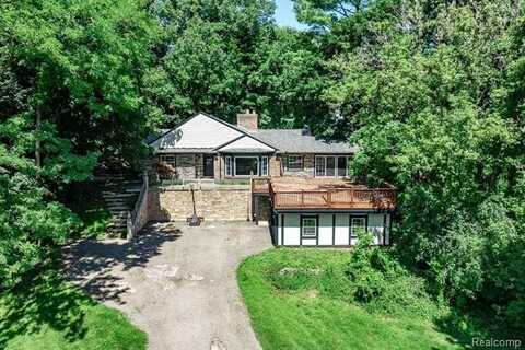 25900 W 14 MILE Road, Bloomfield Hills, MI 48301