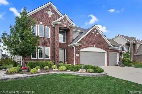 55828 SUNNINGDALE Drive, South Lyon, MI 48178