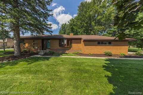 1349 LAMB Drive, Troy, MI 48085