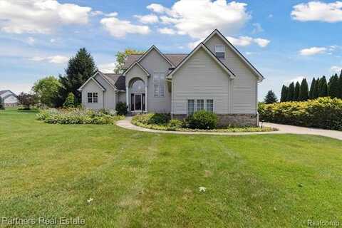 822 SADDLE CLUB Lane, Howell, MI 48843