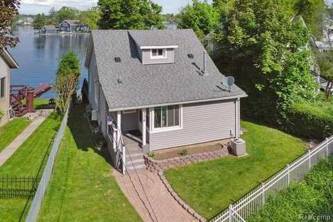 336 HEIGHTS Road, Lake Orion, MI 48362