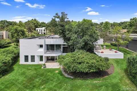 5330 S WOODLANDS ESTATES Drive, Bloomfield Hills, MI 48302