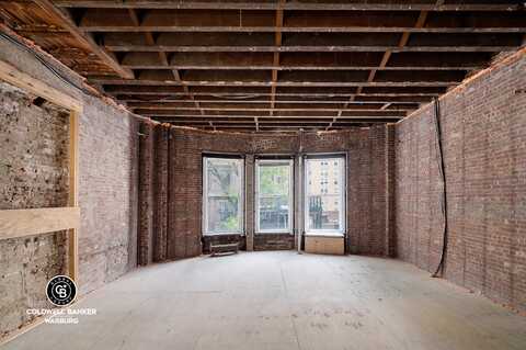 18 West 76th Street, New York, NY 10023