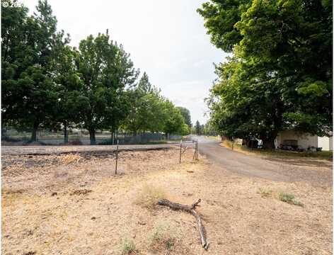 223 NE NORTH ST, Grass Valley, OR 97029