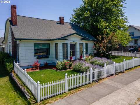 403 W 9TH ST, The Dalles, OR 97058