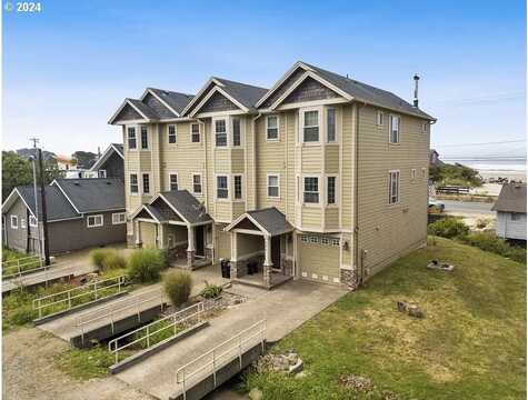 547 S FRONT ST, Rockaway Beach, OR 97136