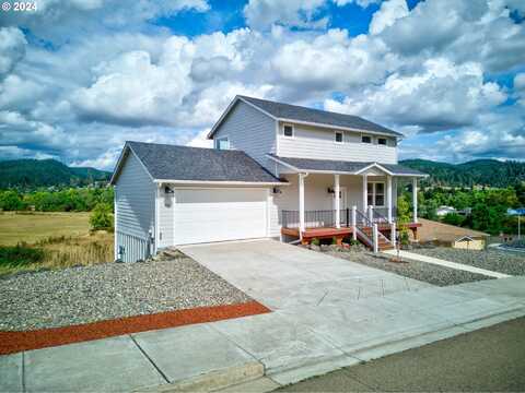 835 FOREST HEIGHTS ST, Sutherlin, OR 97479