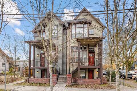 2305 SE 12th AVE, Portland, OR 97214