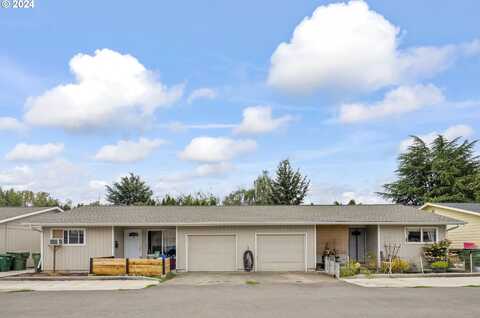 504 E 9TH 10,12 ST, Newberg, OR 97132