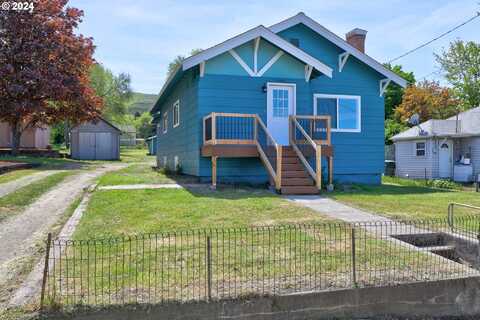 2302 E 10TH ST, The Dalles, OR 97058