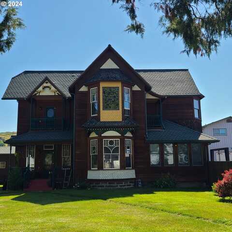 155 N 6TH AVE, Elgin, OR 97827