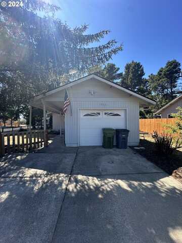 1925 UPAS ST, Florence, OR 97439