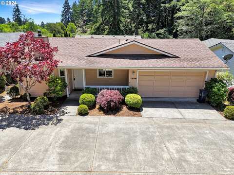 1369 GLENWOOD DR, Brookings, OR 97415