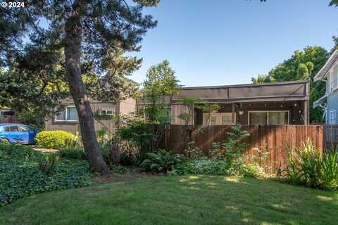 4123 SE TAGGART ST, Portland, OR 97202