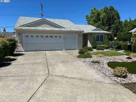 2195 HEATHER WAY, Woodburn, OR 97071