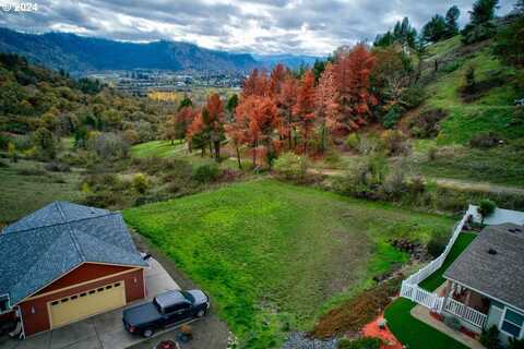 140 ERIN CT, Roseburg, OR 97471