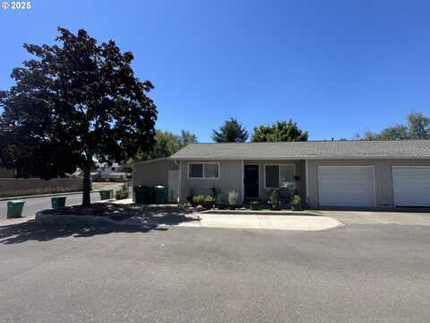 504 E 9TH 14 ST, Newberg, OR 97132