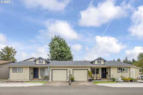 504 E 9TH 13,15 ST, Newberg, OR 97132