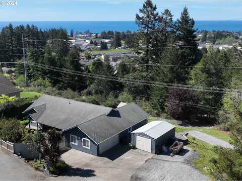 838 MARINA HEIGHTS RD, Brookings, OR 97415